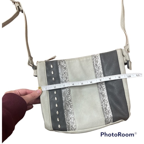 Gray animal print embellished crossbody purse - Picture 2 of 6